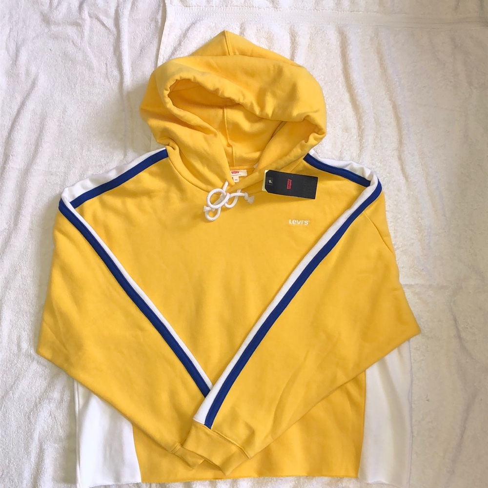 Levi’s Cropped Hoodie